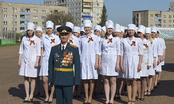 Парад победы ишимбай. Медицинский колледж Голицыно. Медицинские сестры больницы Середавина. Открытие медколледжа в Нефтекамске.